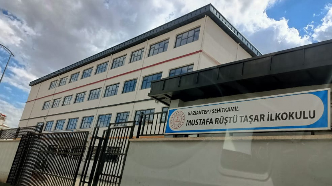 Mustafa Rüştü Taşar İlkokulu Fotoğrafı